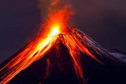 Σε εγρήγορση οι επιστήμονες: Δημιουργήθηκε νέο ηφαίστειο στην Ισλανδία