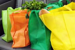 Φάμελλος: 10,7 εκατ. ευρώ από το τέλος για την πλαστική σακούλα