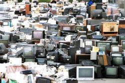 SOS από τα «νεκροταφεία» ηλεκτρονικών σκουπιδιών