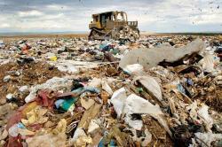 Ινδονησία: Στέλνει πίσω στην Αυστραλία 210 τόνους απορριμμάτων