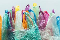 Πλαστική σακούλα: Μείωση 98,6% στη χρήση στα σούπερ μάρκετ
