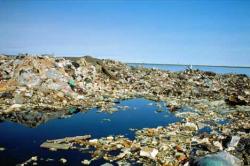 «Κατακλυσμός» σκουπιδιών στις παραλίες του Χονγκ Κονγκ