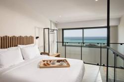 Το Portes Lithos Luxury Resort στη Χαλκιδική εμπιστεύεται τις ολοκληρωμένες ξενοδοχειακές λύσεις της LG