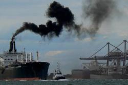 Η φορολόγηση των εκπομπών αερίου από τη διεθνή εμπορική ναυτιλία