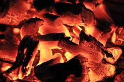 Τα τζάκια θα εντείνουν τη διασπορά του κορονοϊού: Έκκληση να μην κάψουμε ξύλα φέτος